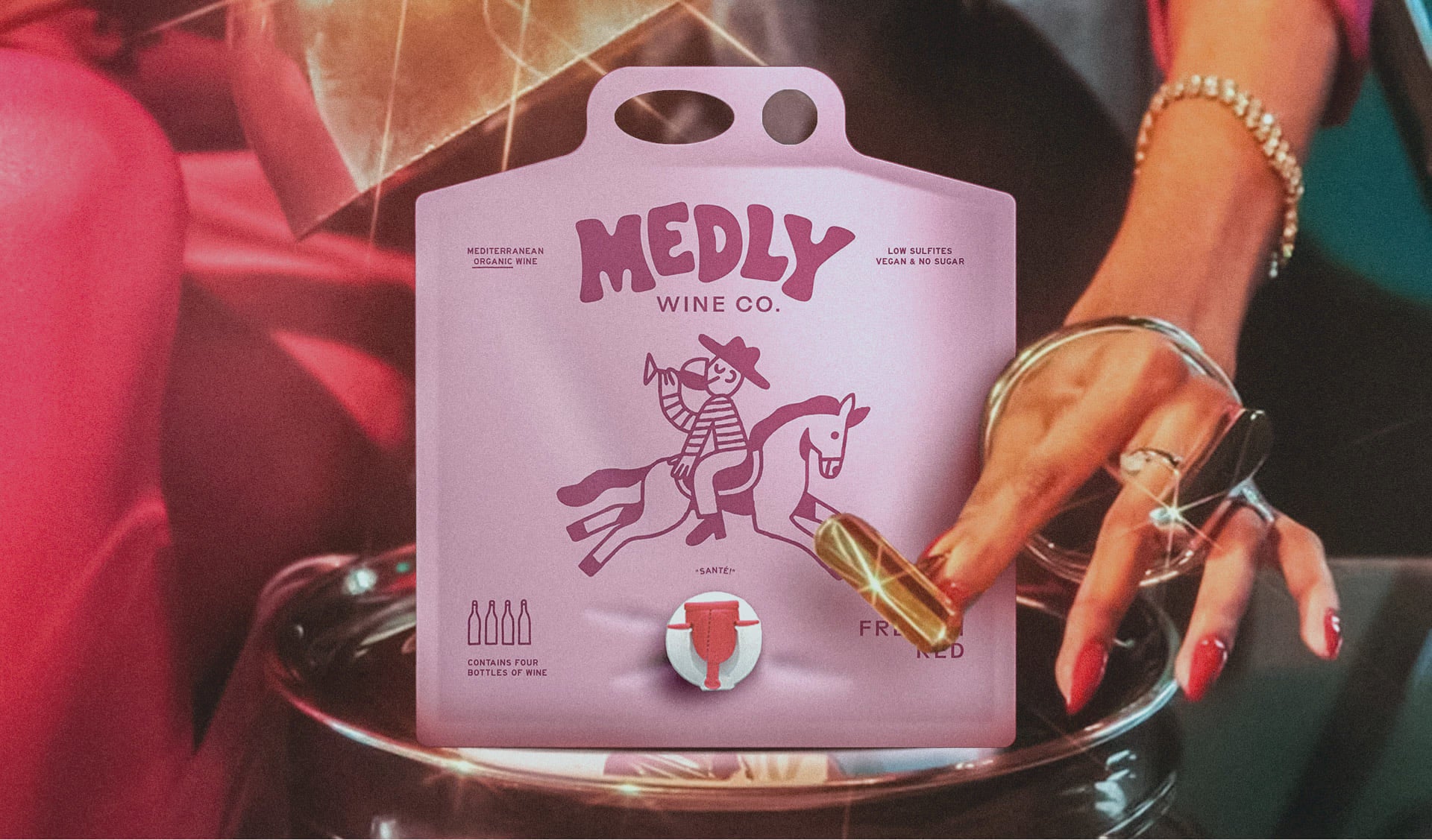 Medly’s Smart Design Makes a Convincing Case for the Superiority of the Wine Bag